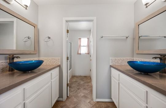 To be uploaded - 20-Primary Bedroom En Suite