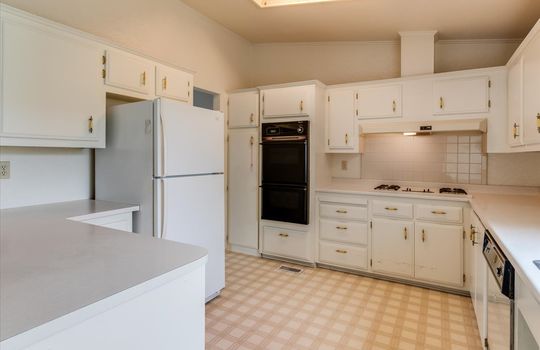 10-926-Vista-Del-Rio-Kitchen