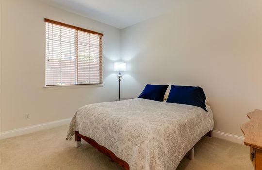 1172 Hastings Ct - Bedroom 2 01