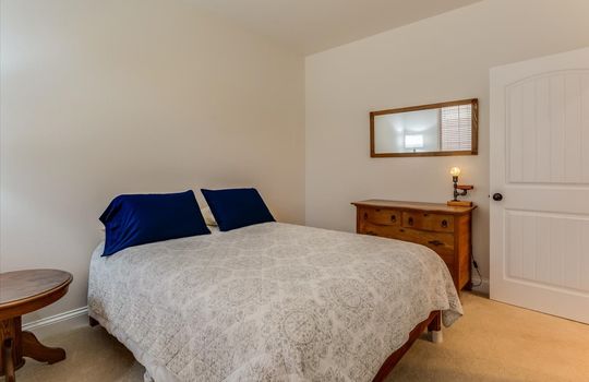 1172 Hastings Ct - Bedroom 2 02