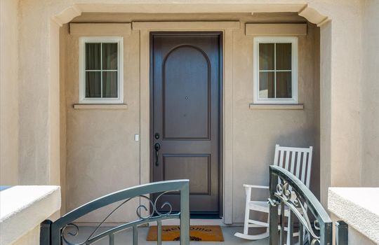 1172 Hastings Ct - Front Entry 02