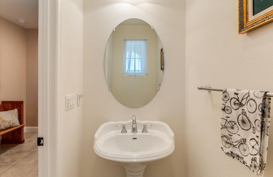 1172 Hastings Ct - Half Bathroom 01