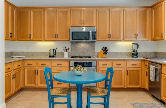 1172 Hastings Ct - Kitchen 01