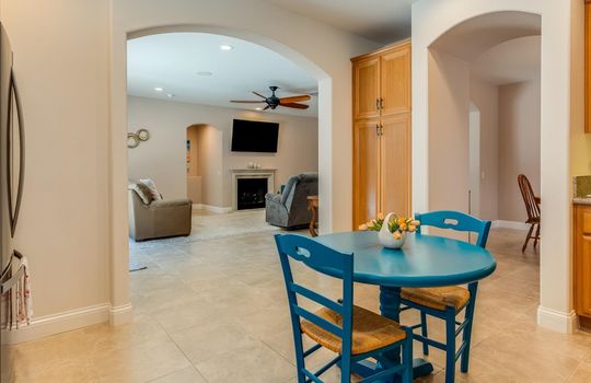 1172 Hastings Ct - Kitchen 05
