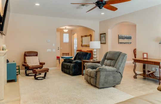 1172 Hastings Ct - Living Room 07