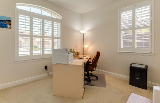 1172 Hastings Ct - Office 01