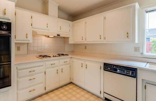 12-926-Vista-Del-Rio-Kitchen-2