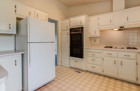 14-926-Vista-Del-Rio-Kitchen-4