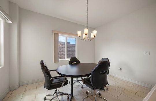 14-Breakfast Nook