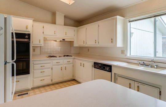 15-926-Vista-Del-Rio-Kitchen-5