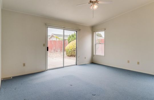 28-926-Vista-Del-Rio-Primary-Bedroom