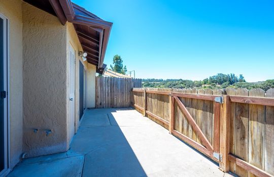 28-Back Yard