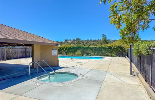 34-Pool_Hot Tub