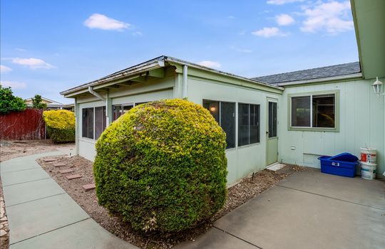 43-926-Vista-Del-Rio-Backyard-Patio-2