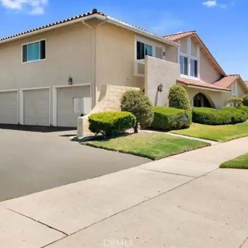What Is the Typical Time on Market for Homes in Vandenberg Village, CA?