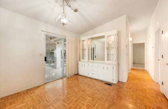 10-Dining Room