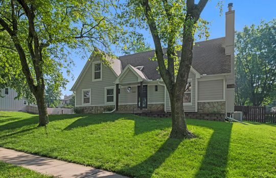 03-12001 S Hagan St
