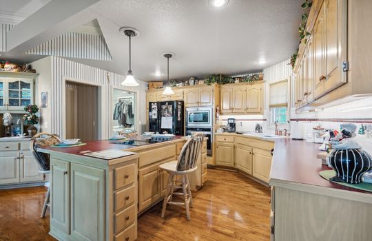 10-4700 W 112th Terrace