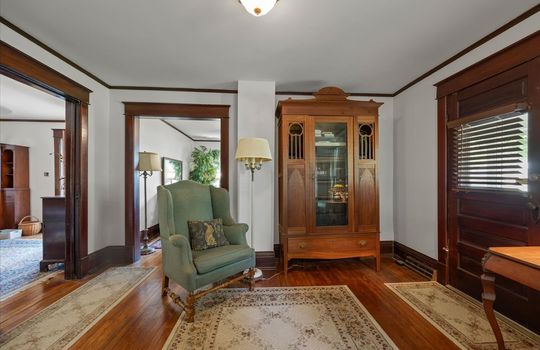 10-9101 Holmes Rd-11