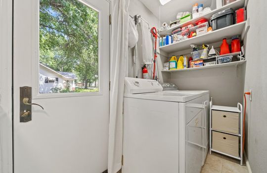 11-236 W Park St-8