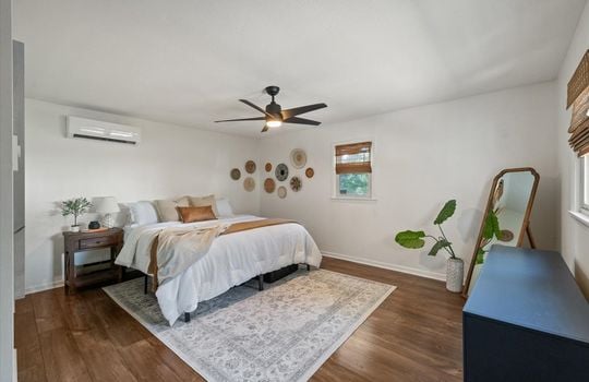 12-236 W Park St-12