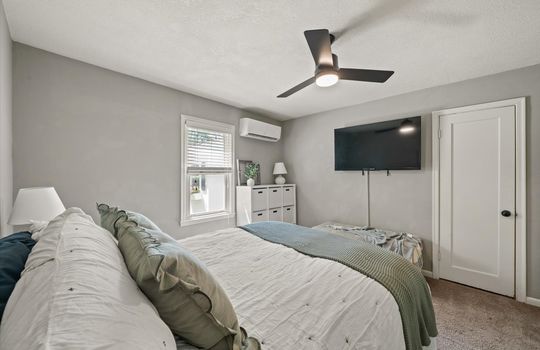 14-236 W Park St-10