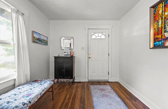 04-707 W 75th Terrace