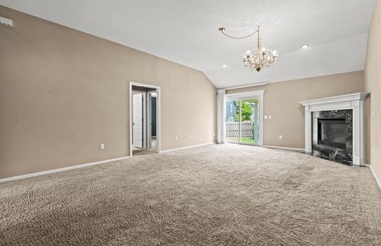 05-1002 W Howard Pl