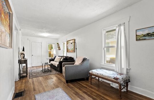06-707 W 75th Terrace