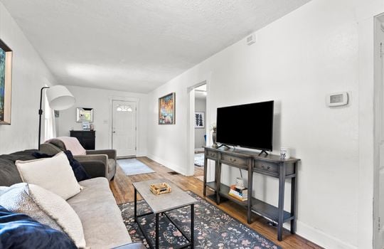 08-707 W 75th Terrace