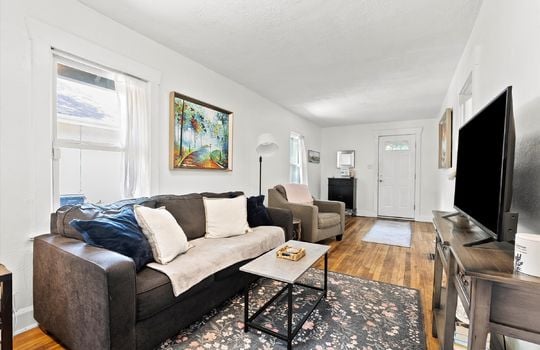 10-707 W 75th Terrace