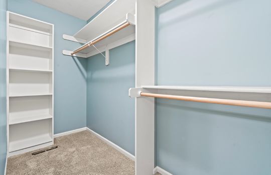 20-1002 W Howard Pl