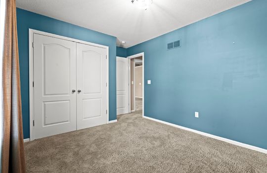 22-1002 W Howard Pl