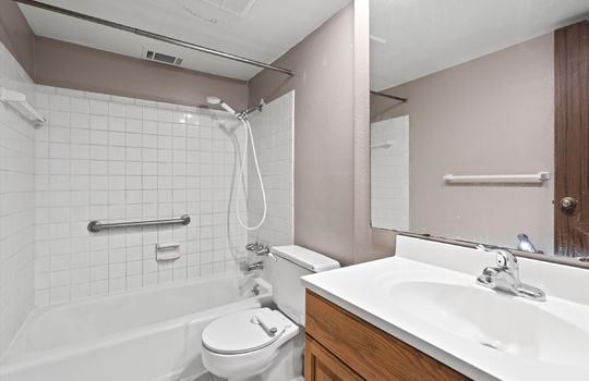 23-9626 Perry Ln Unit D