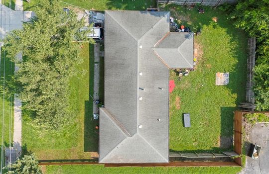 05-8231 Travis St-12