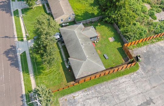 06-8231 Travis St-13