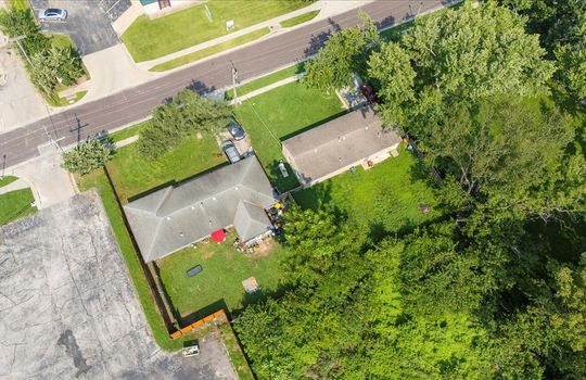 09-8231 Travis St-03