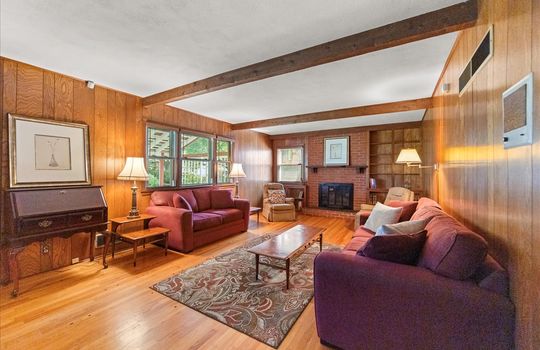 07-7205 Woodward St-26