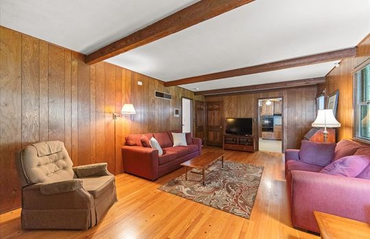 08-7205 Woodward St-25