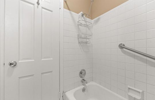 20-7205 Woodward St-15