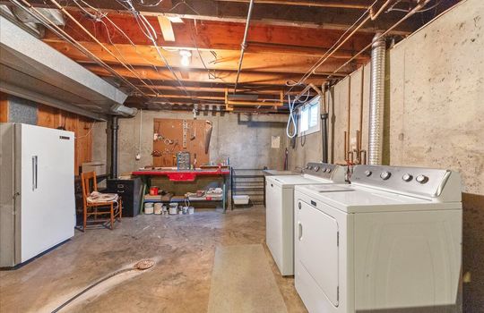 26-7205 Woodward St-07