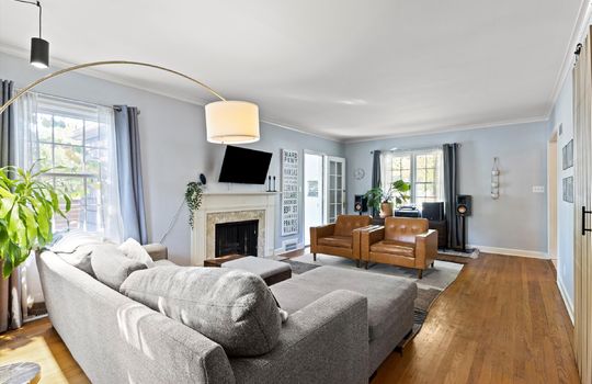 06-1127 W 76 Terrace