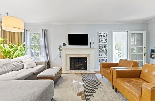 08-1127 W 76 Terrace