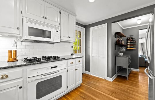 12-1127 W 76 Terrace