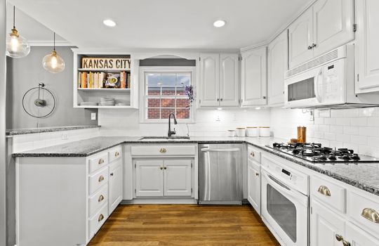 15-1127 W 76 Terrace