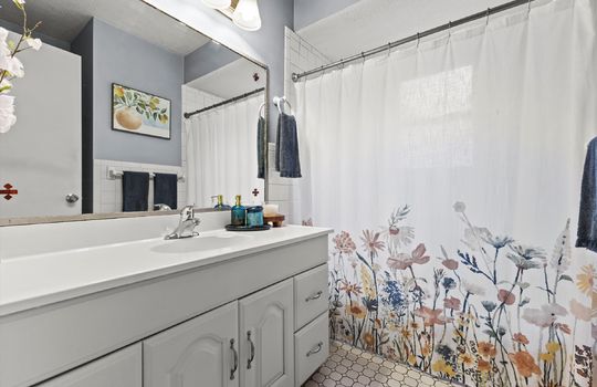 16-10100 E 86 Terrace