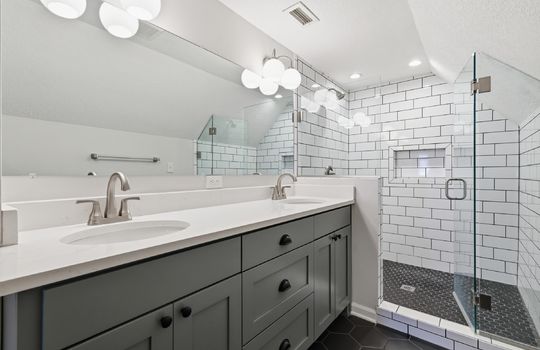 29-9815 Overbrook Rd