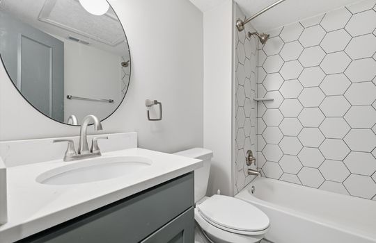 32-9815 Overbrook Rd