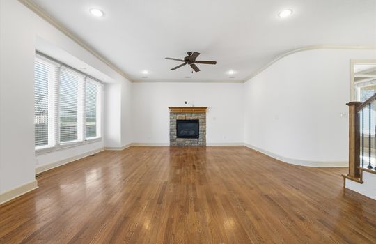 06-2300 NE Silver Spring Ln