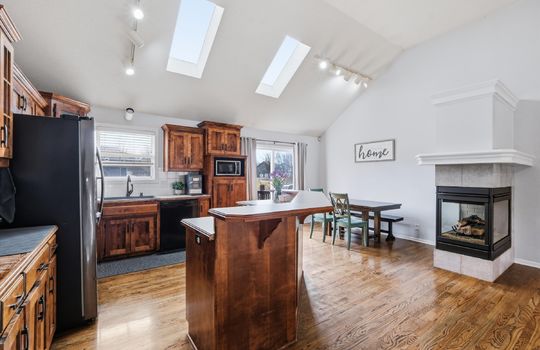 08-12187 S Troost St